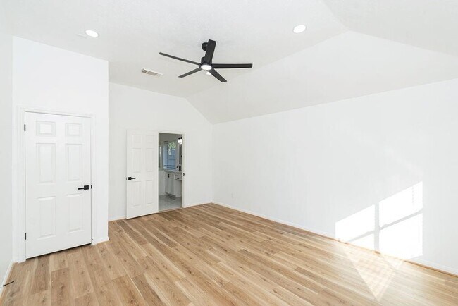 Building Photo - 3718 Brighton Ln