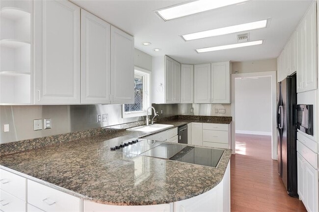 Building Photo - 1505 Ridgecrest Dr
