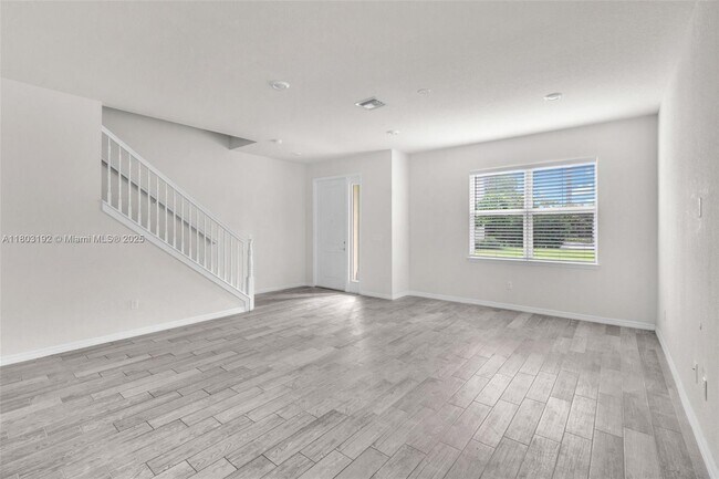 Building Photo - 5040 Eucalyptus Dr