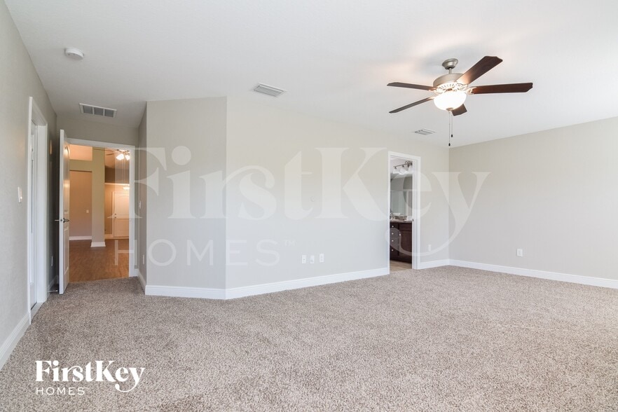 Building Photo - 14503 Dunrobin Dr