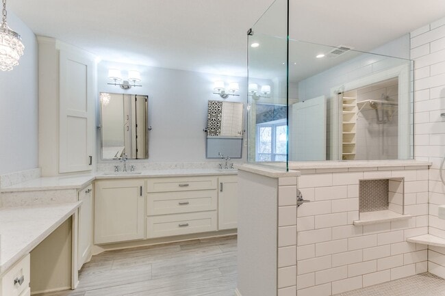 Building Photo - 4 bedroom with pool in Colleyville