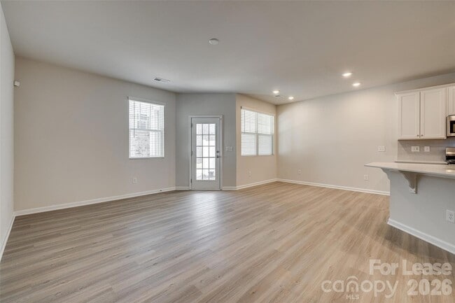 Building Photo - 807 Gable Oak Ln