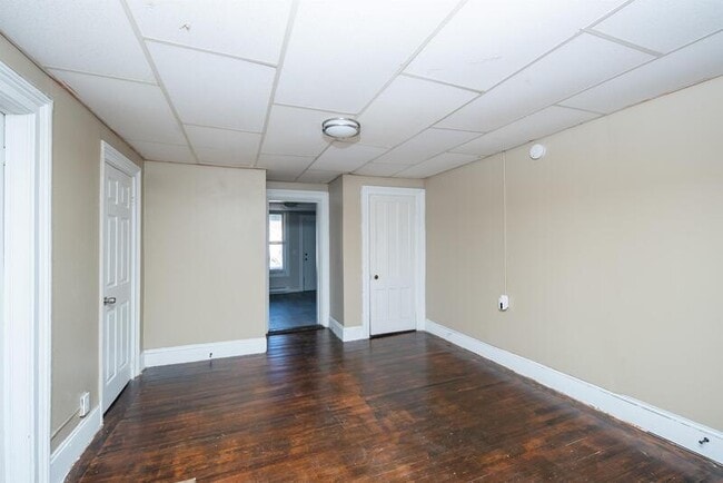 Building Photo - 428 7th Ave