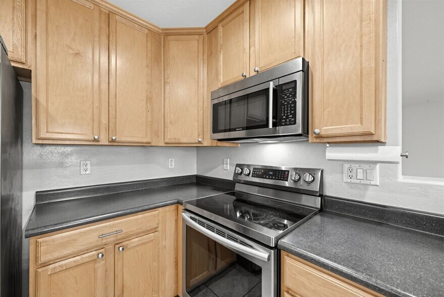 Building Photo - 1781 S 217th Ave