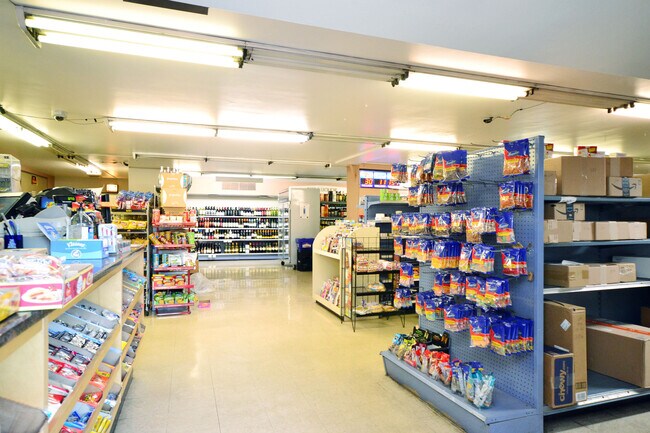 Building Photo - 3600 N Lake Shore Dr