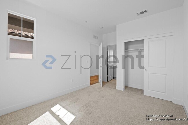 Building Photo - 3335 Cascade Dr