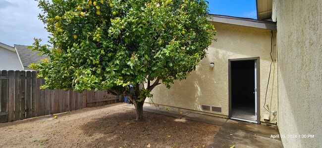 Building Photo - Orcutt Single Story Recently Updated Home with Large Yard