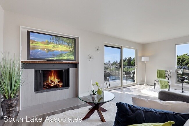 Building Photo - 2 br, 1 bath House - 3200 W. Commodore Way...