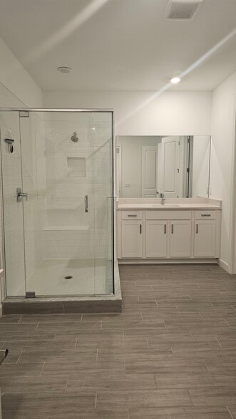 Building Photo - 537 SE Fascino Cir