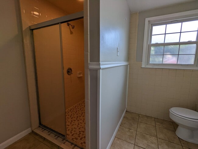 Building Photo - 9505 Farmview Ct