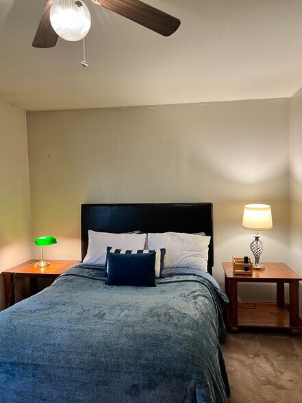 Bedroom and walk in closet - 13113 River Ter