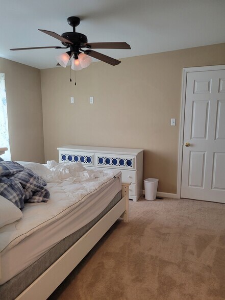 Building Photo - 4010 7th Ave