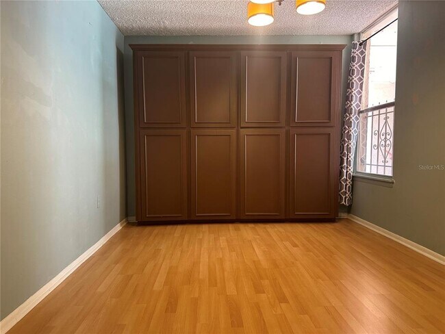 Building Photo - 516 Orange Dr