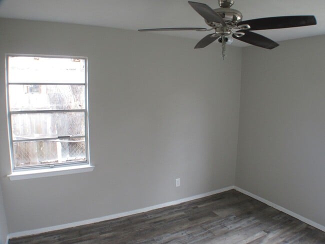 Building Photo - 2522 Cunningham St