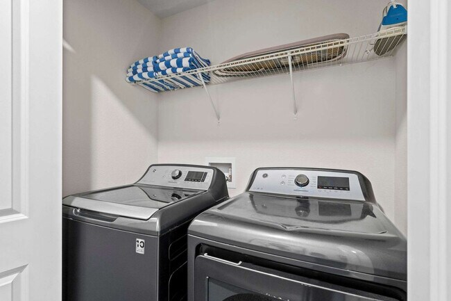 Building Photo - 1260 Challenge Dr