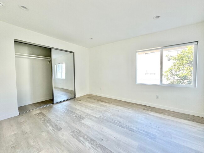 Building Photo - 2429 W Ave 33