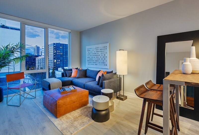 Building Photo - 201 W Division St