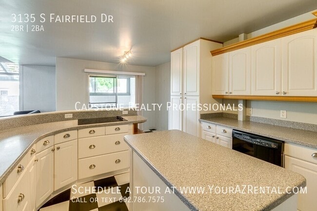 Building Photo - 3135 S Fairfield Dr