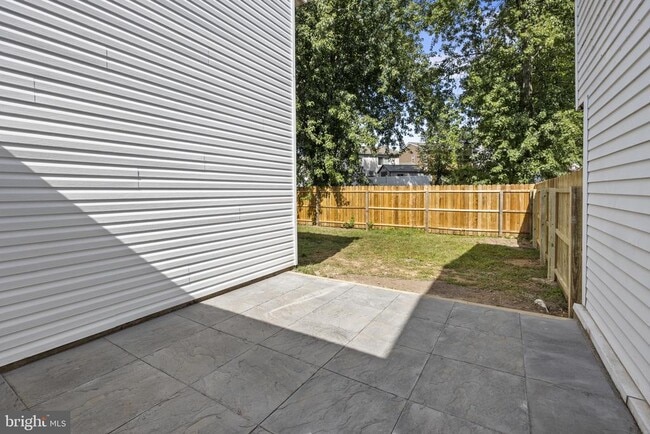 Building Photo - 111 Hidden Valley Ln