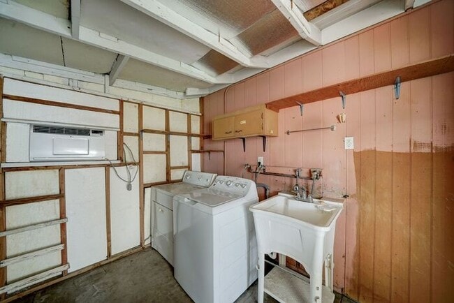 Building Photo - READY TO VIEW NOW! Charming 3-Bedroom Home Near ASU – Prime Location!