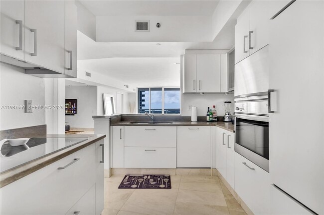 Building Photo - 450 Alton Rd