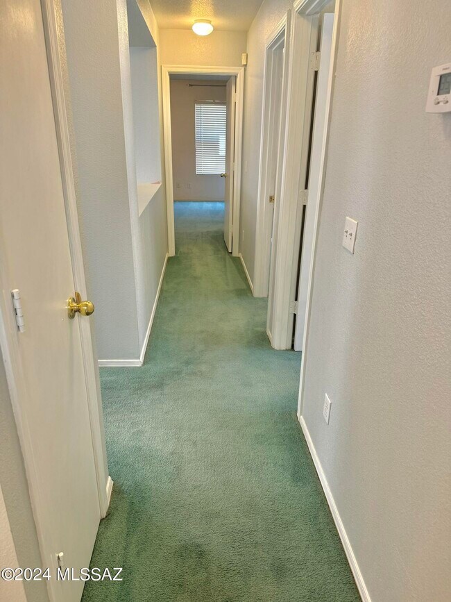 Building Photo - 7846 E Rooner Dr