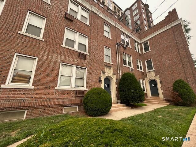 Building Photo - 90 Grove St