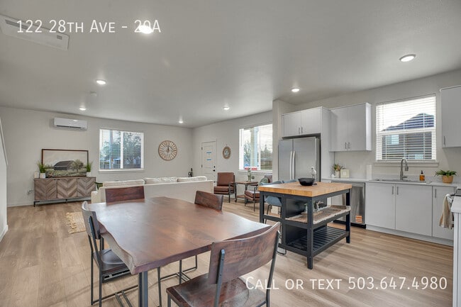 Building Photo - 122 SE 28th Ave