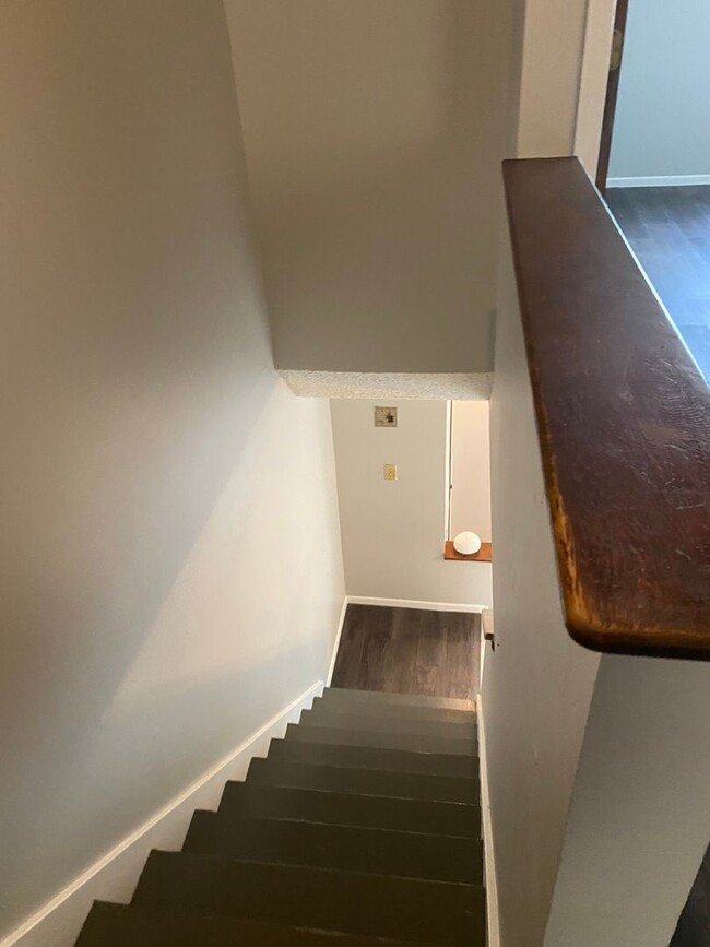 Building Photo - 2 br, 2.5 bath House - 12130 PEPPERDINE PL