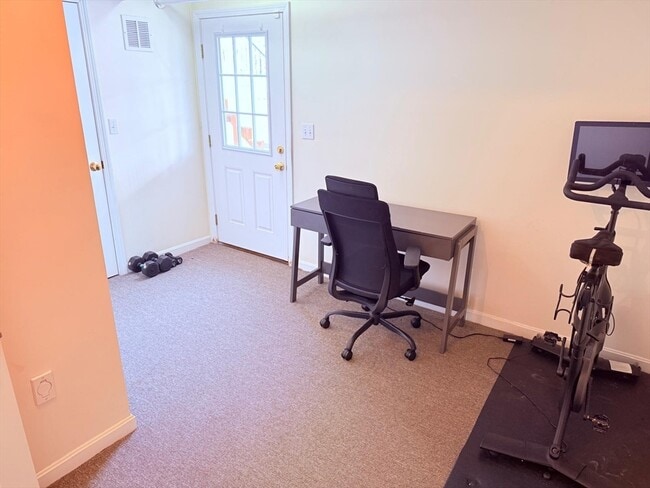 Building Photo - 140 Stedman St