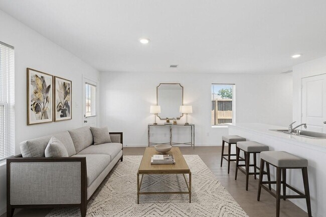 Building Photo - 18242 Via Aurelia Dr