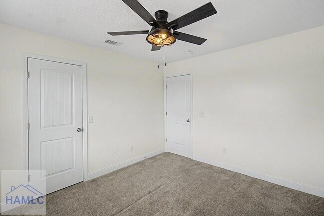 Building Photo - 206 Farnsworth Trl