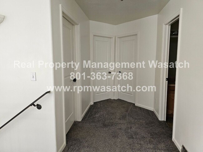 Building Photo - Come Check Out This Newly Updated 5 Bedroom 3 bathroom Home in South Jordan!