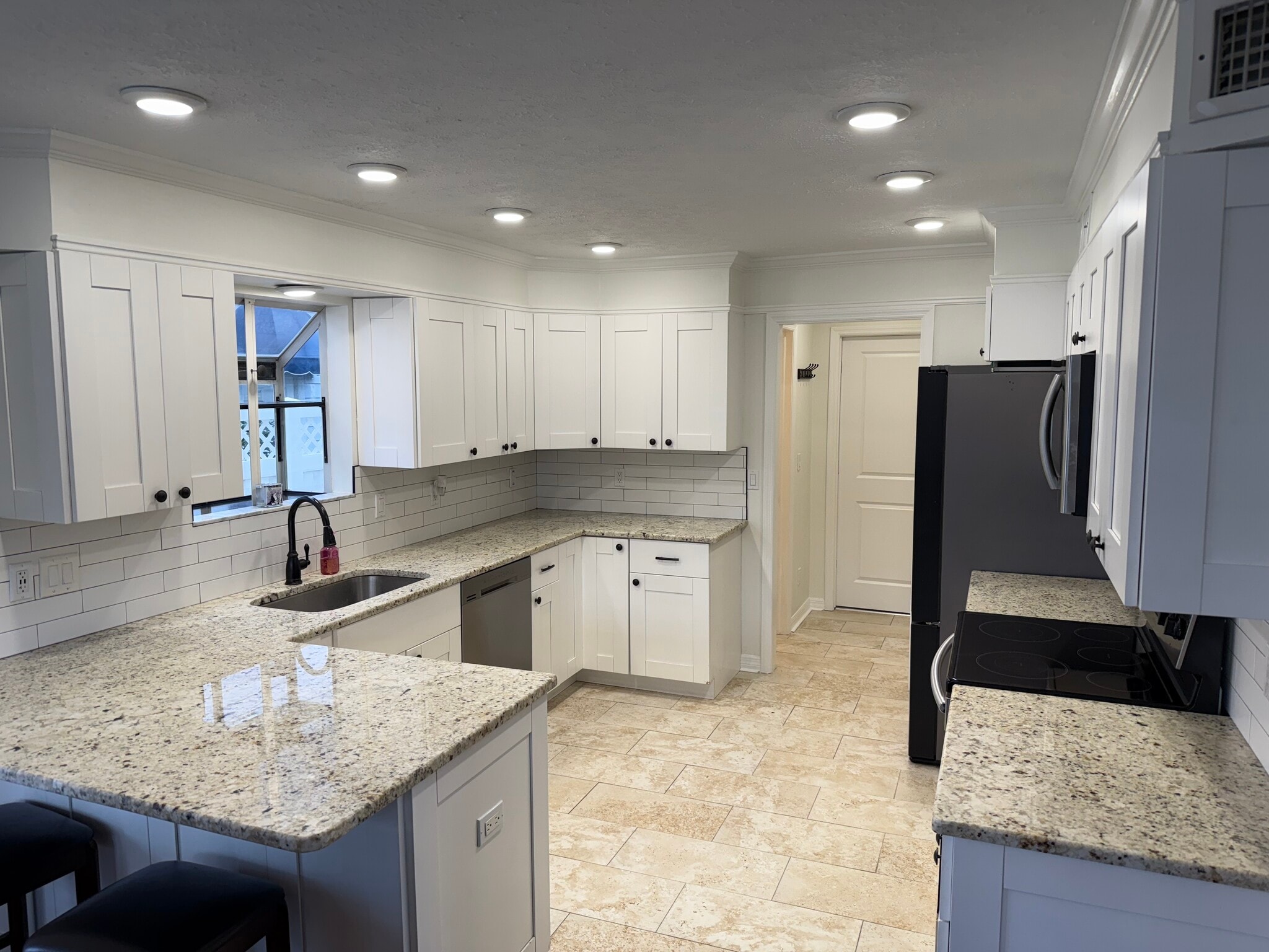 Kitchen view 1 - 3601 W Santiago St
