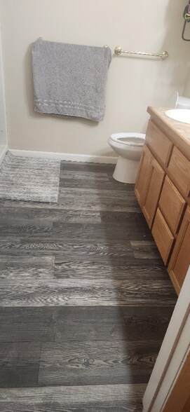 Building Photo - 2806 NE 145th Ave