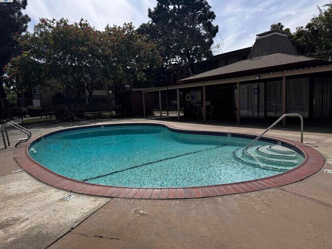 Building Photo - 2755 Country Dr