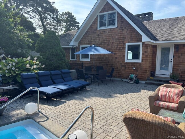 Building Photo - 2 W Hillover Rd