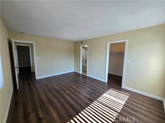 Building Photo - 308 N Camellia Ave