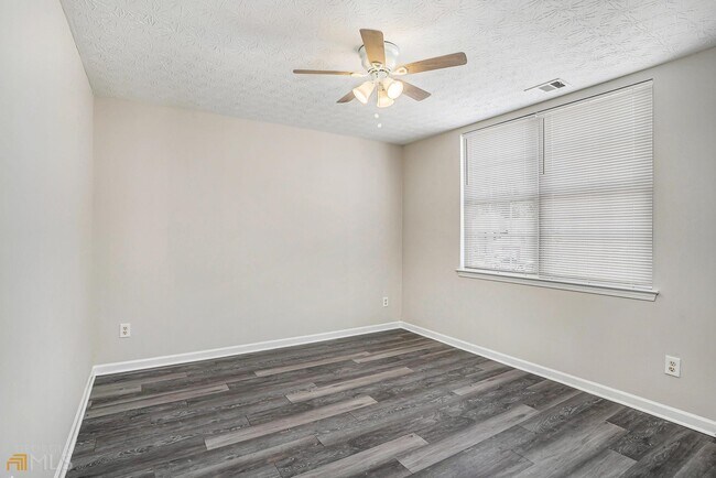 Building Photo - 1730 Bennett Dr