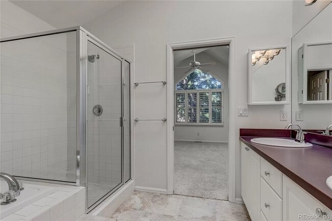 Building Photo - 552 Steele St