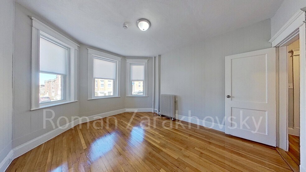 Building Photo - 219 Kelton St