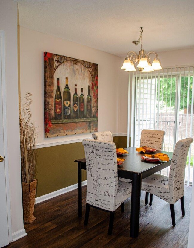 Building Photo - Vista Villa Apartments