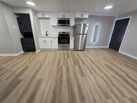 Building Photo - Welcome Home to Bellagio South Living: Where Comfort Meets Convenience