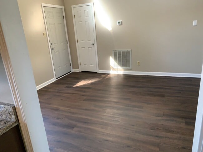 Building Photo - 1081 Prior Cir