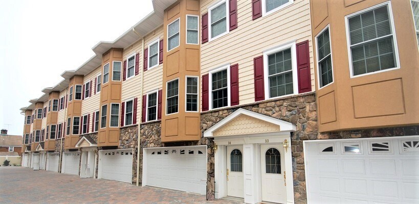 Building Photo - 330 Maple Ave