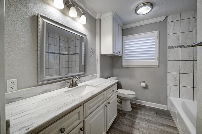 Building Photo - 1614 Droxford Dr