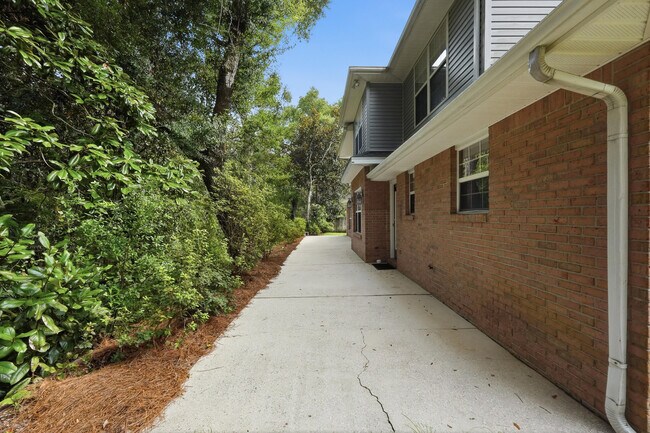 Building Photo - 316 Branch Hill Park