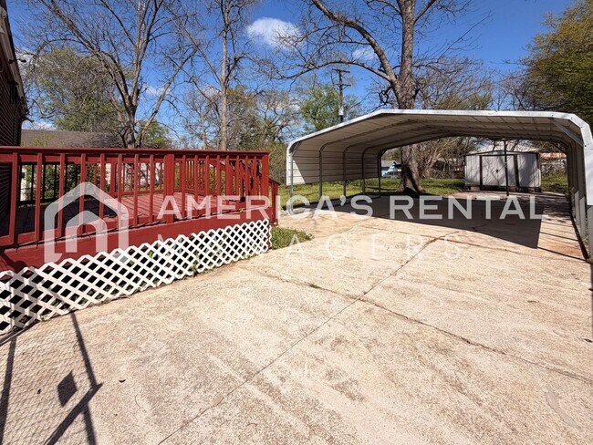 Building Photo - Updated Home for Rent in Birmingham, AL - Just minutes from Oxmoor Road!