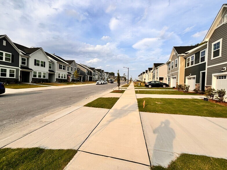 Building Photo - 1502 Foal Run Trl
