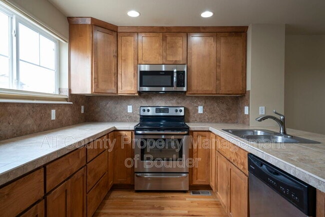 Building Photo - 1667 Venice Ln